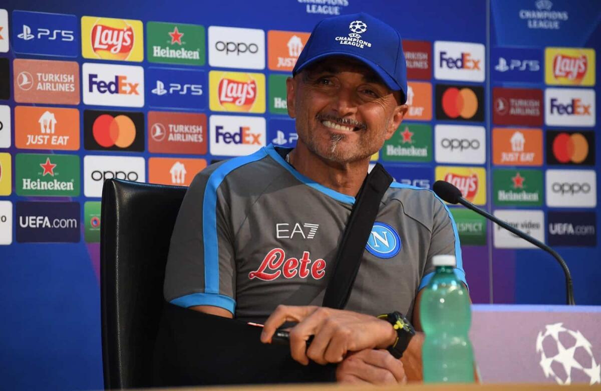 Spalletti scivola e si frattura la clavicola. L'accusa al Napoli: "Ringrazio la talpa per averlo fatto sapere" - 