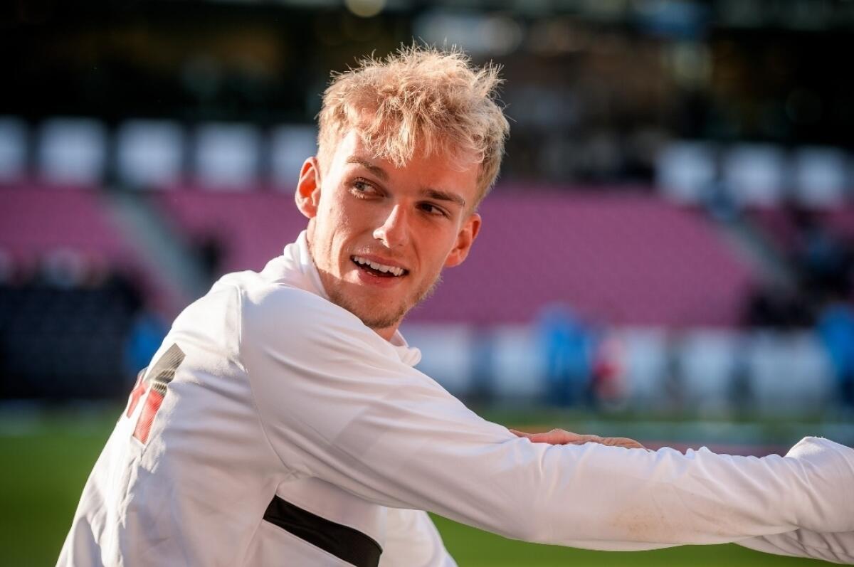 Sky Sport annuncia: "La Fiorentina ha fatto un'offerta concreta per Isaksen, stella del Midtjylland" - 