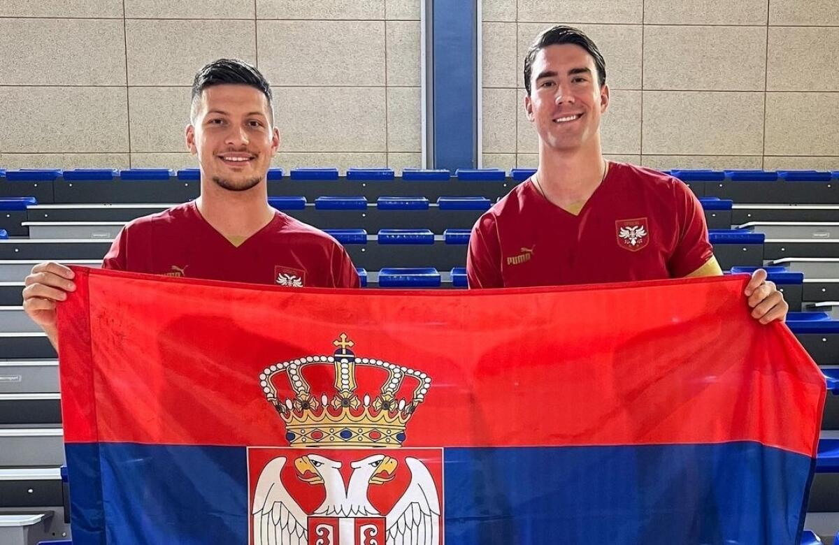 Jovic gioca solo 4 minuti con la sua Serbia, viene fatto entrare in campo al 90° al posto di Vlahovic - 
