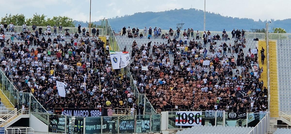 Tifosi della Juventus scatenati prima: "Firenze in fiamme" poi: "Fiorentino pezzo di m***" - 