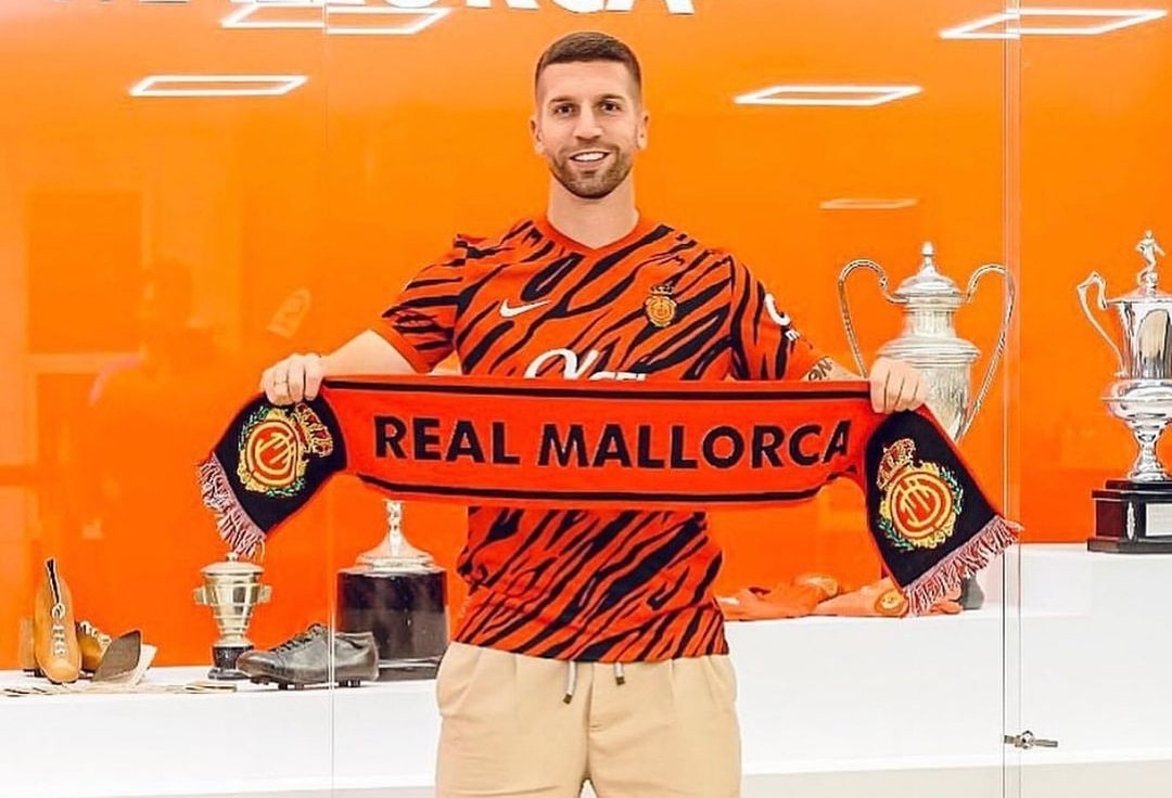 Nastasic si presenta al Maiorca: "Quando l'ho saputo non ho esitato un attimo a venire qui"