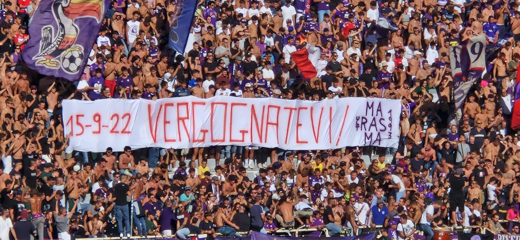 La Curva Fiesole non dimentica l'umiliazione in Turchia, striscione alla Fiorentina: "Vergonatevi"