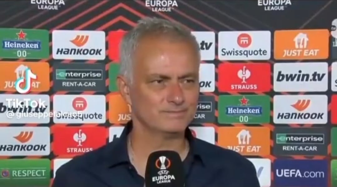 Mourinho si presenta a Sky Sport e come prima cosa chiede: "Cosa ha fatto la Fiorentina? Perso?"