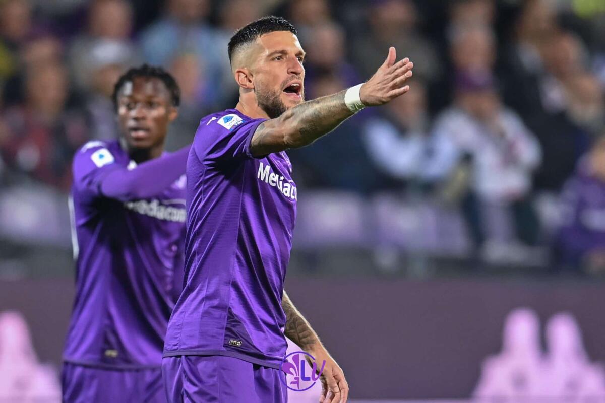 Crolla la Fiorentina, la Lazio vince 4-0, lezione pesante. Prima sconfitta stagionale al Franchi - Cristiano Biraghi (ACF Fiorentina)