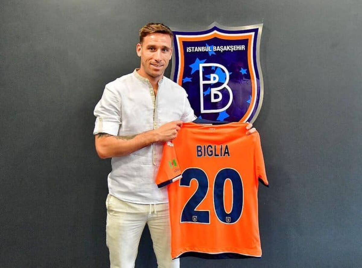 Biglia: "Domani ci giochiamo il primo posto, sarà una Fiorentina molto diversa dall'andata" - 