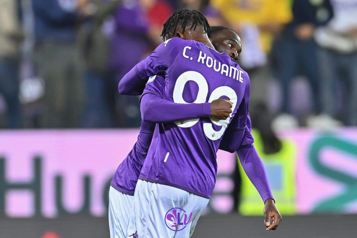 Una beffa enorme per la Fiorentina, l'Inter vince 4-3 all'ultimo minuto - Esultanza Jonathan Ikonè (ACF Fiorentina) con Christian Michael Kouakou Kouamé (ACF Fiorentina)