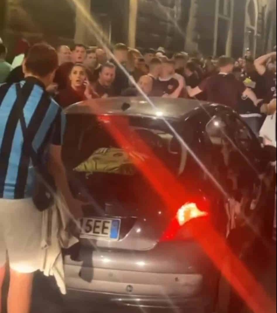 Tifosi dell'Hearts bloccano macchina in centro a Firenze e aprono il baule. Donna disperata