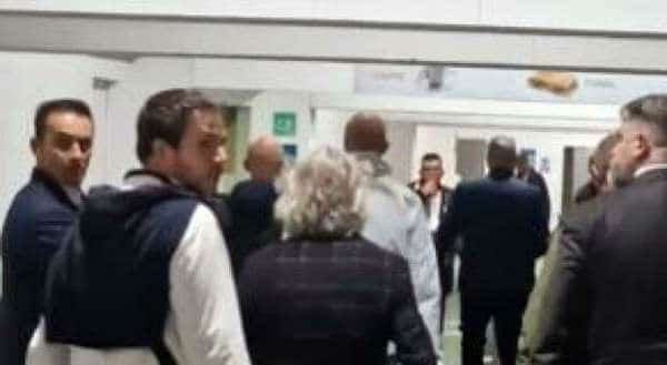 Ferrero torna allo stadio, i tifosi della Sampdoria lo seguono inferociti e lui è costretto a scappare