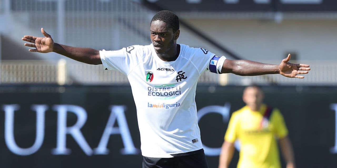 LA SPEZIA, ITALY - SEPTEMBER 04: Emmanuel Gyasi of Spezia Calcio reacts during the Serie A match between Spezia Calcio and Bologna FC at Stadio Alberto Picco on September 4, 2022 in La Spezia, Italy. (Photo by Gabriele Maltinti/Getty Images)