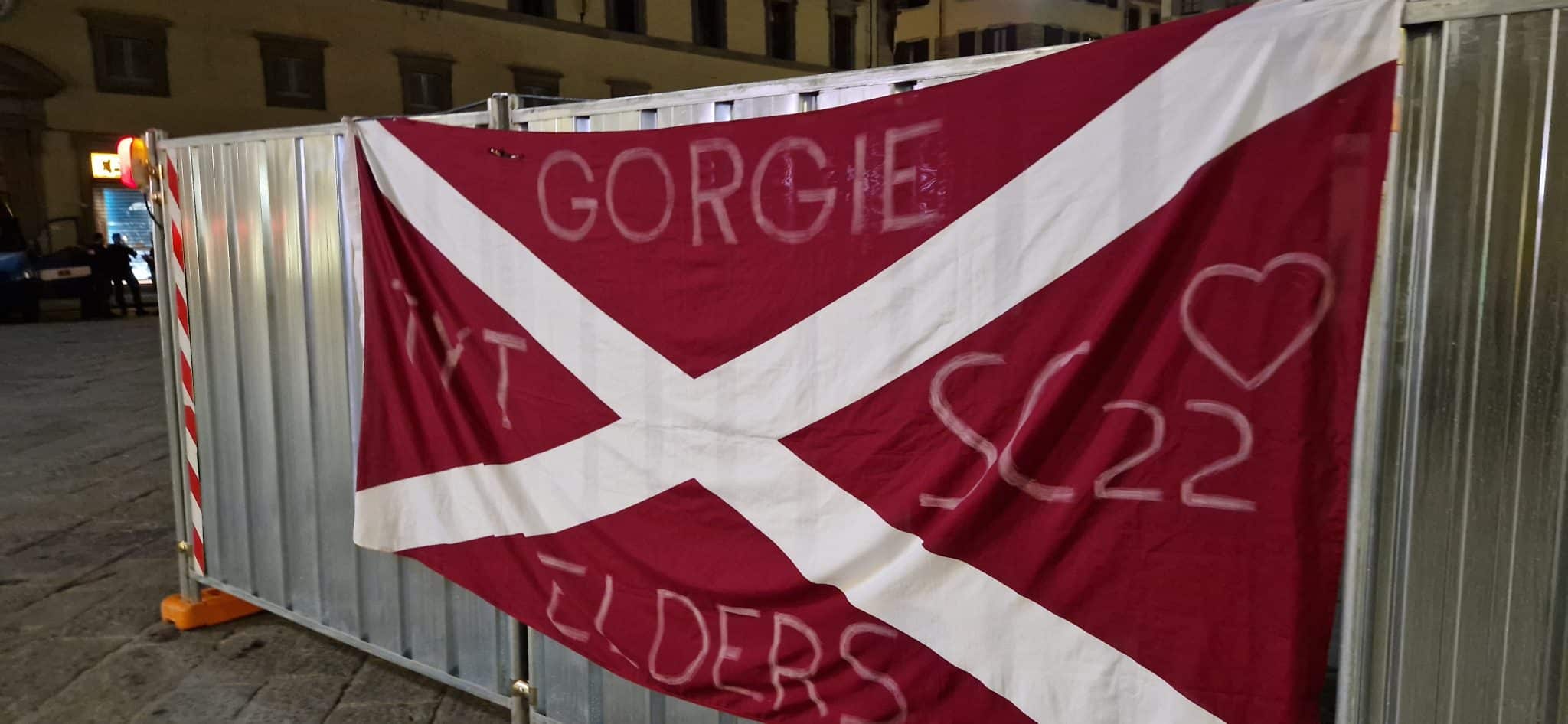 I tifosi dell'Hearts invadono il centro di Firenze, cori fino a notte fonda sotto il Duomo e per la città