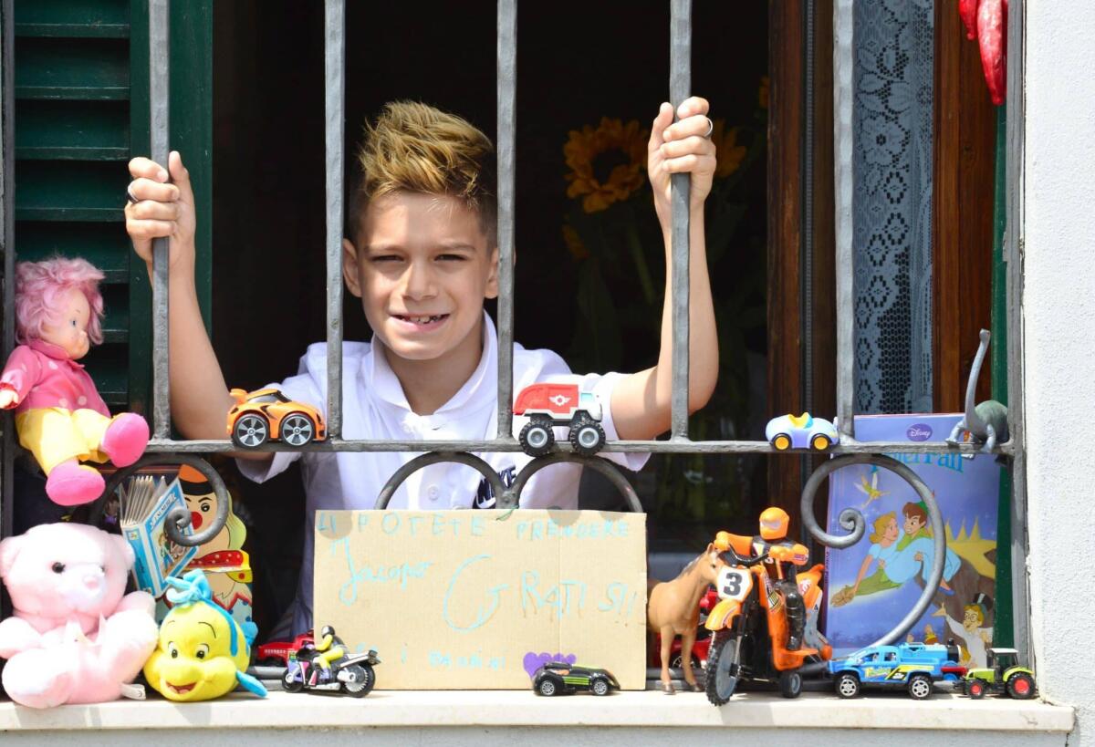 Jacopo, la Fiorentina invita allo stadio il bambino ed i suoi amici ai quali decise di donare giocattoli - 