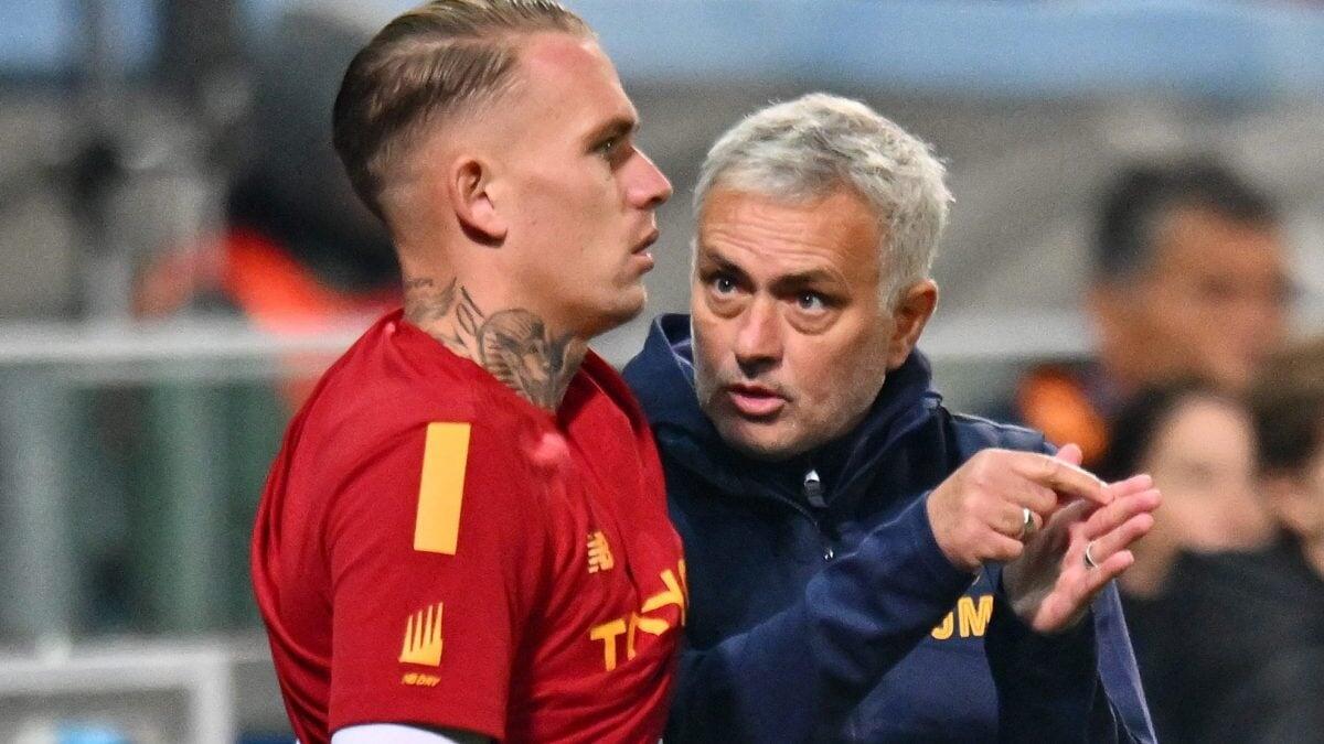 Caso Karsdorp: alcuni tifosi della Roma lo hanno aspettato sotto casa. A gennaio arriverà l'addio - 