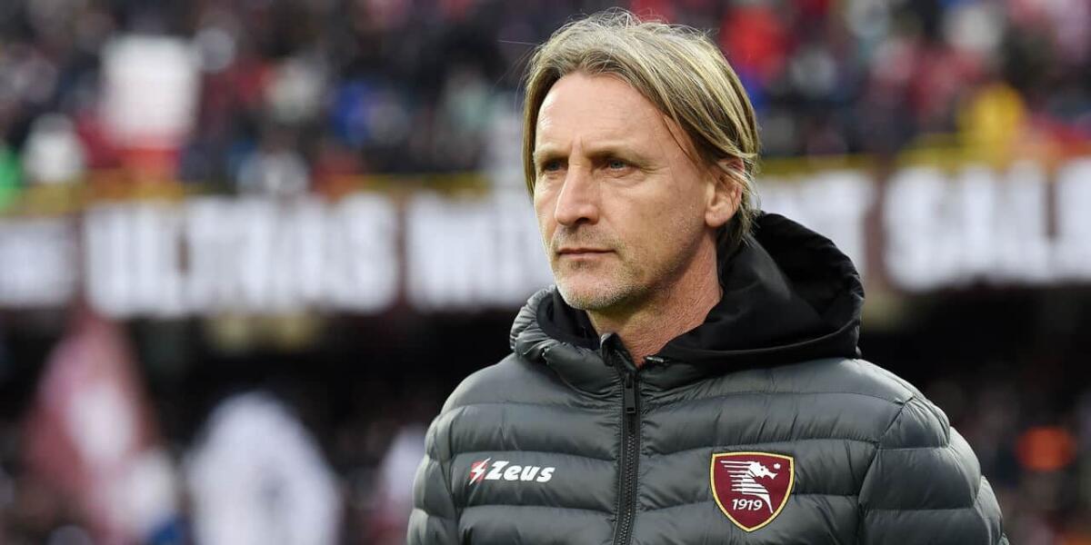 Nicola: "Sappiamo i punti deboli della Fiorentina e cercheremo di sfruttarli per vincere a Firenze" - SALERNO, ITALY - FEBRUARY 26: Davide Nicola US Salernitana coach during the Serie A match between US Salernitana and Bologna FC at Stadio Arechi on February 26, 2022 in Salerno, Italy. (Photo by Francesco Pecoraro/Getty Images)
