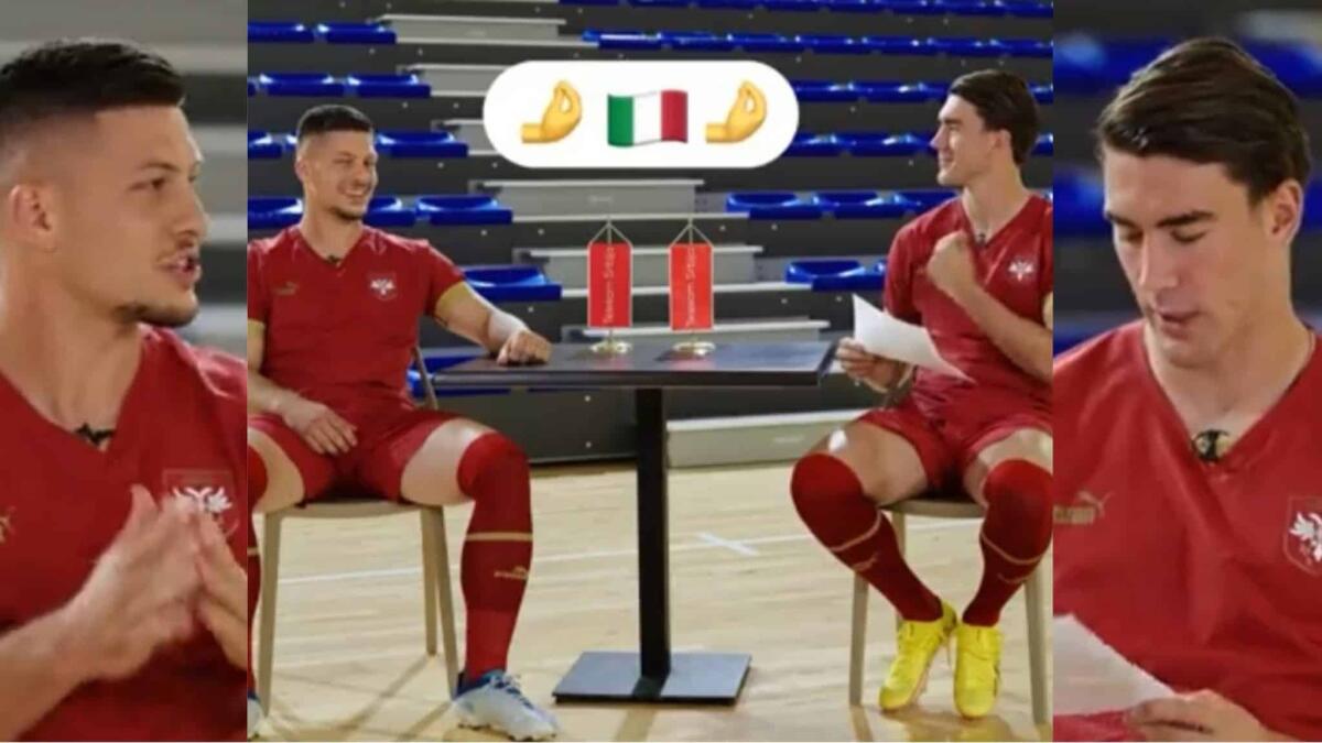 Vlahovic fa l'esame di italiano a Jovic. Il centravanti della Fiorentina tentenna. Il video del siparietto - 