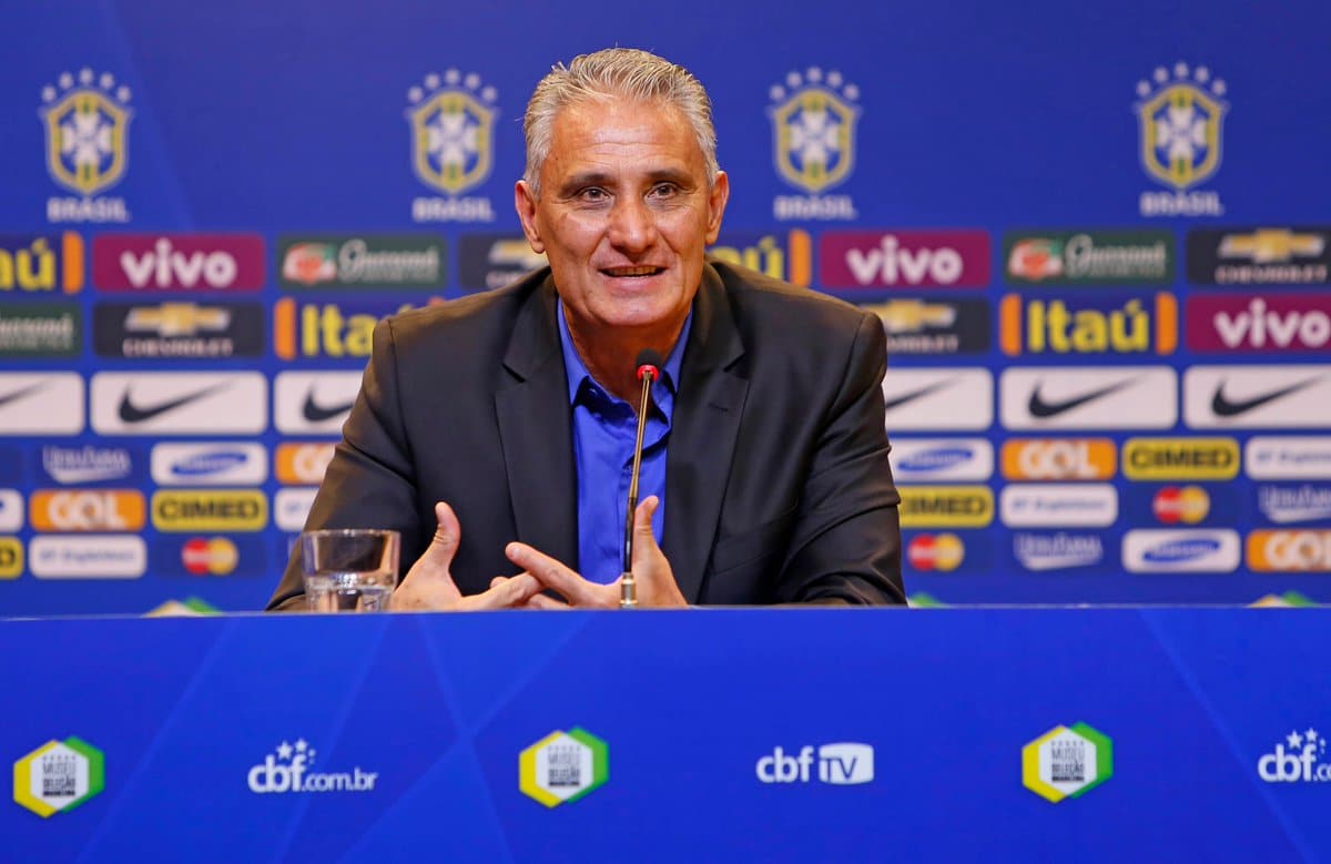 Il Ct del Brasile Tite attacca Milenkovic dopo lo scontro con Neymar: "C'è chi gioca solo per far male"