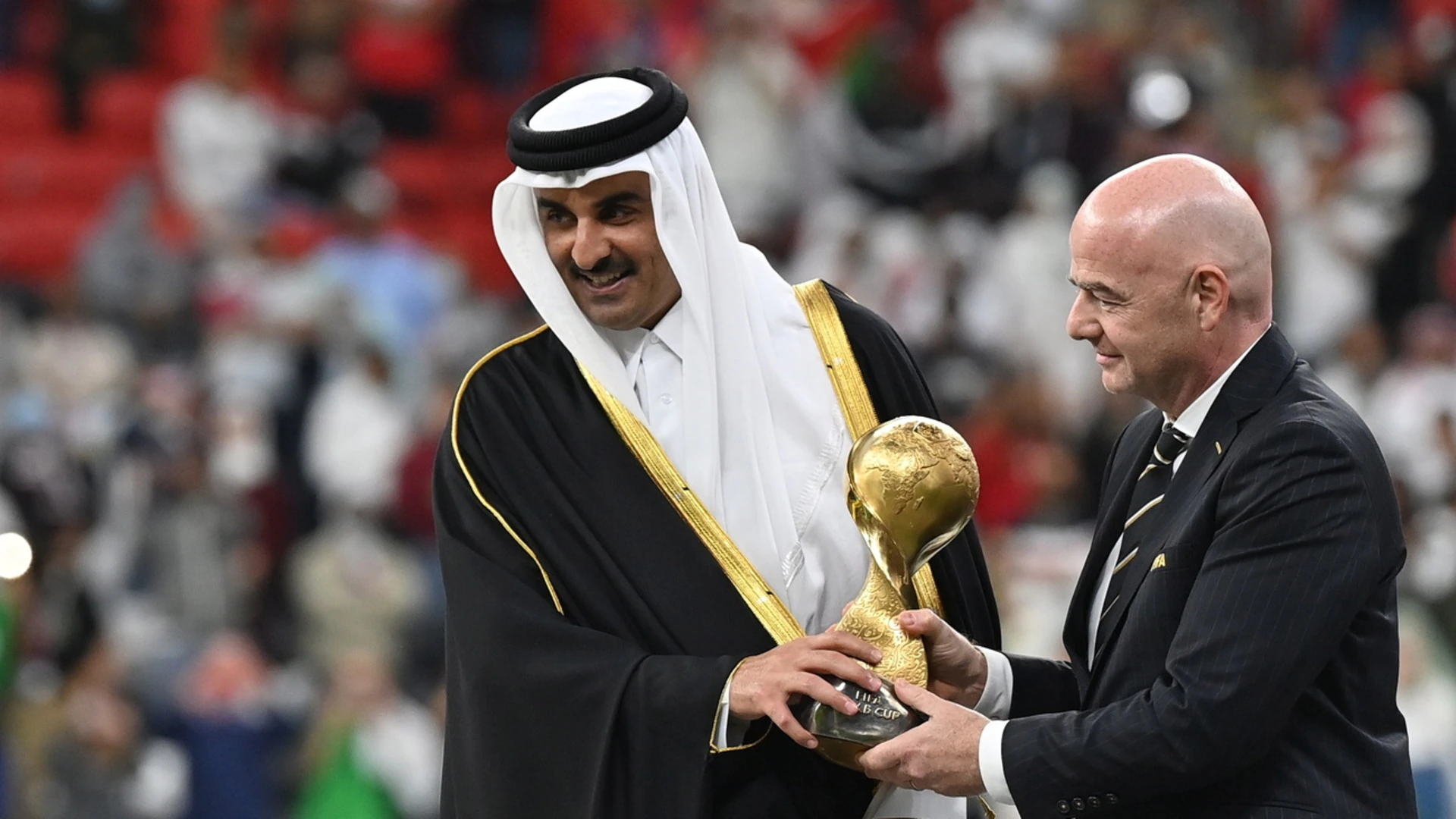 Infantino e l'Emiro del Qatar sulla fascia per LGBT: "No, al massimo ci scrivete No Discrimination"
