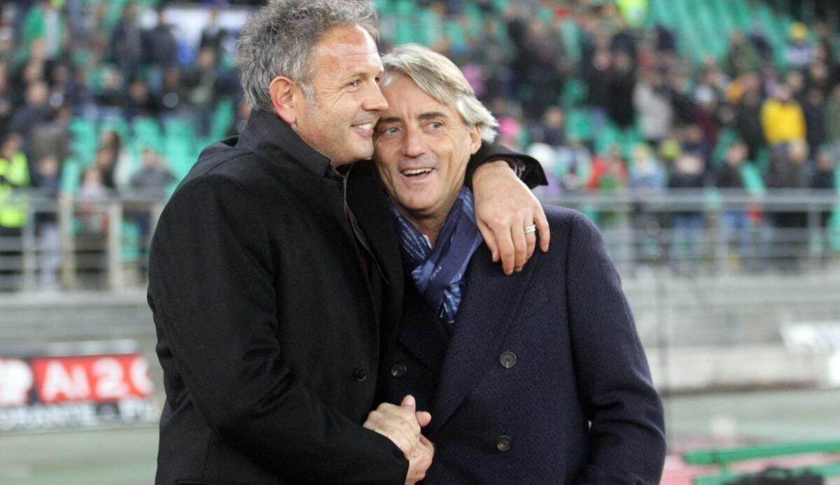 Mancini piange Mihajlovic: "Giorno che non avrei mai voluto vivere. Non è giusto, ho perso un amico" - 