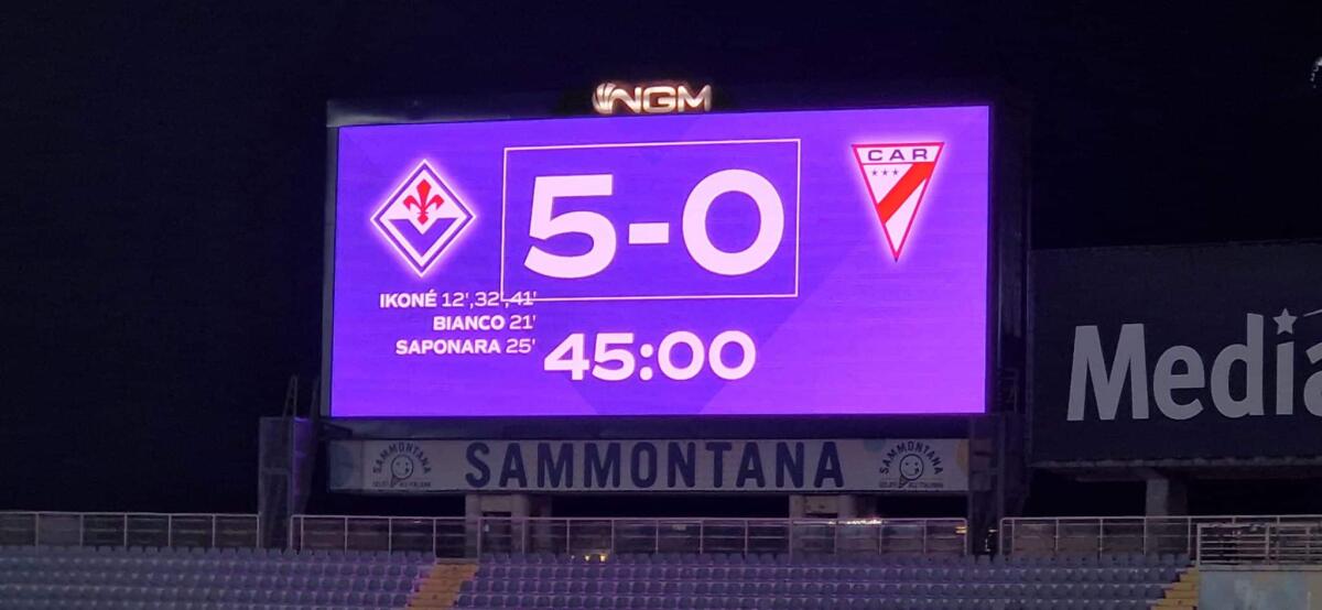 Tripletta show di Ikonè. Fiorentina avanti 5-0 a fine primo tempo. Due assist di Dodò - 