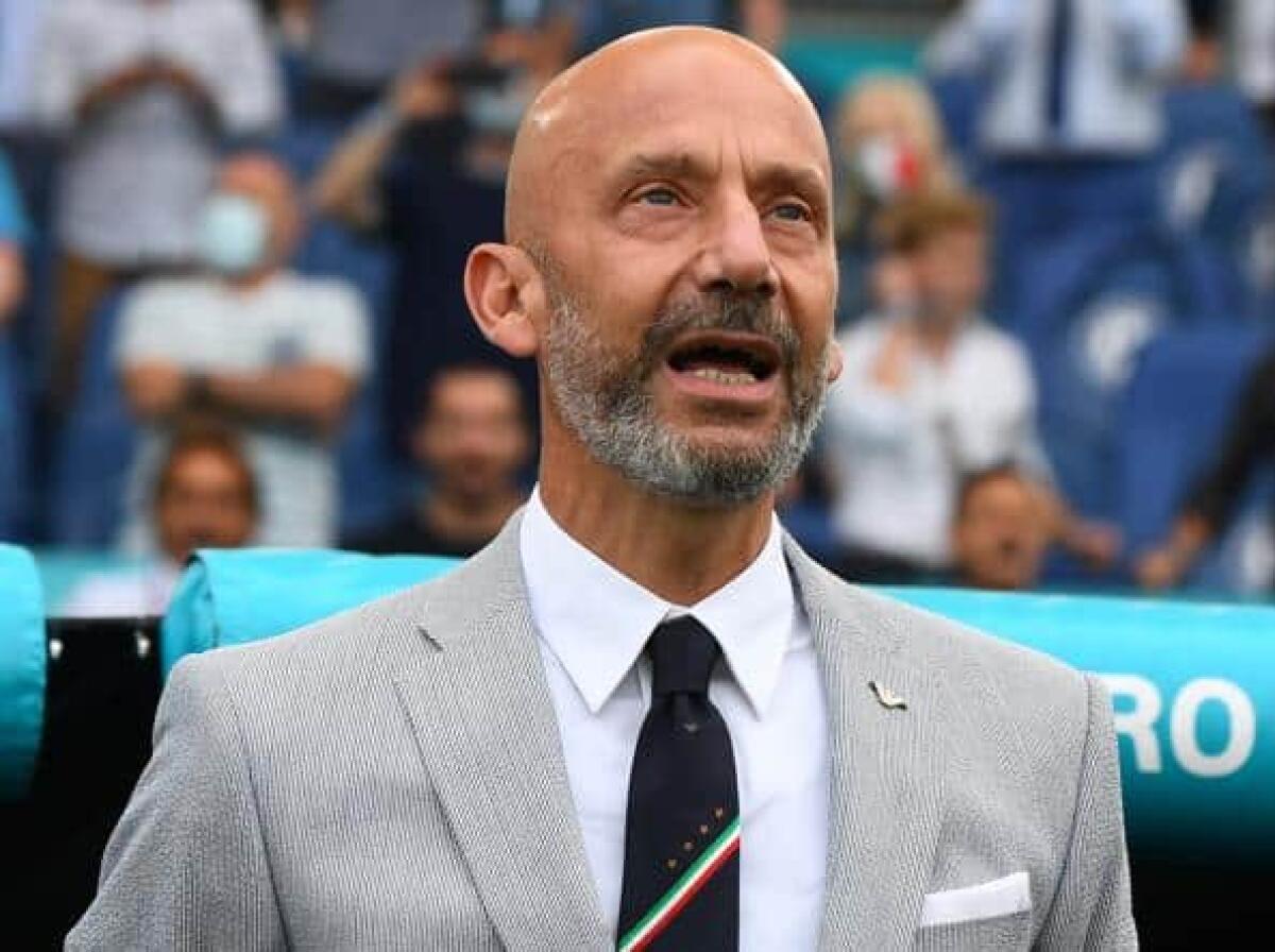 Ansia per Vialli, le condizioni dell'ex calciatore si aggravano. È ricoverato in clinica a Londra - 