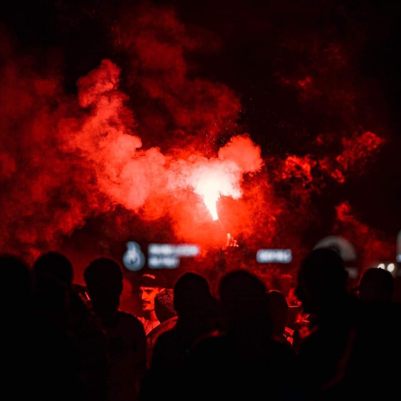 Le immagini più belle della grande festa gioiosa dei marocchini in Piazza del Duomo a Firenze