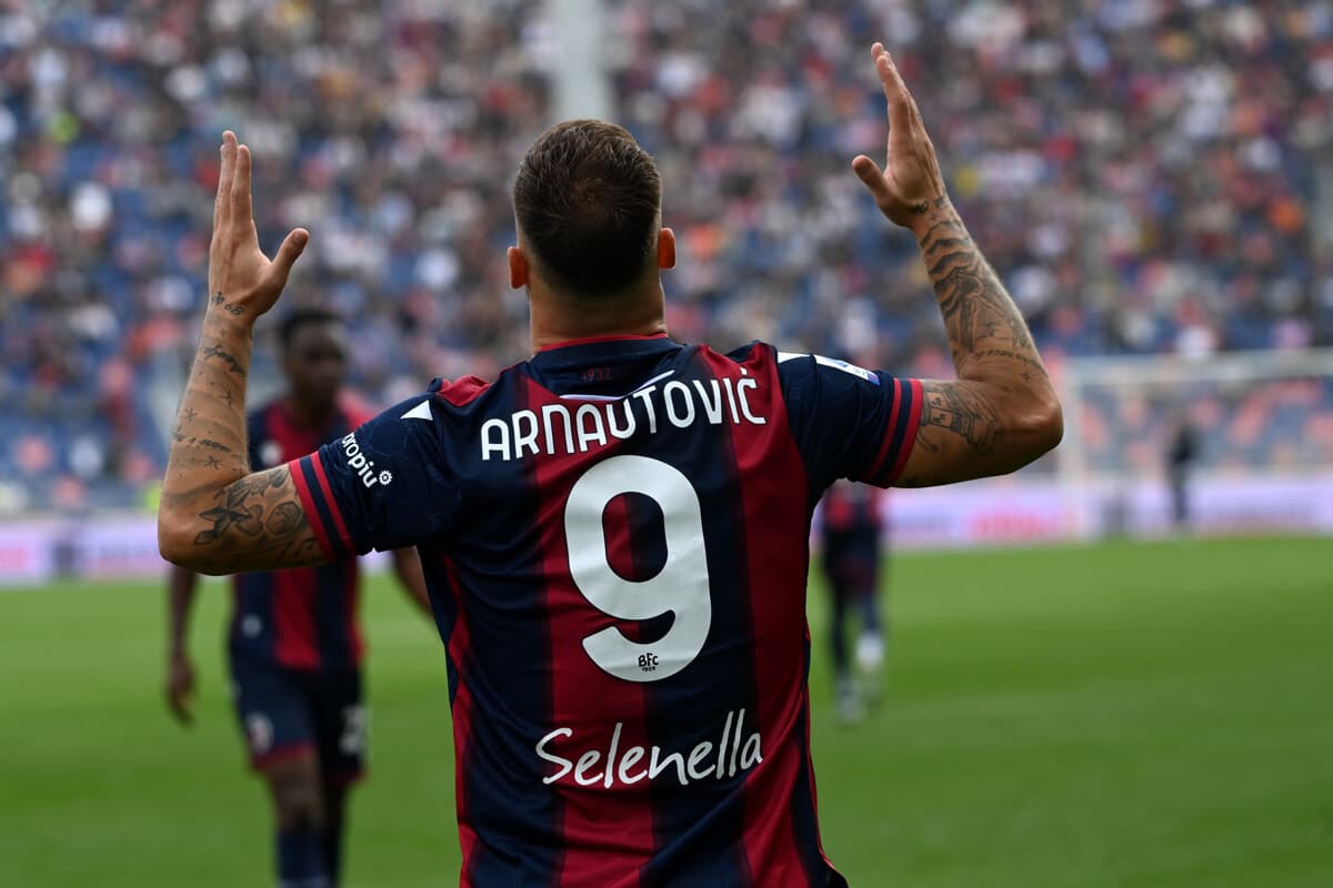 Nazione, Arnautovic il profilo ideale per la Fiorentina ma il Bologna per gennaio alza il muro