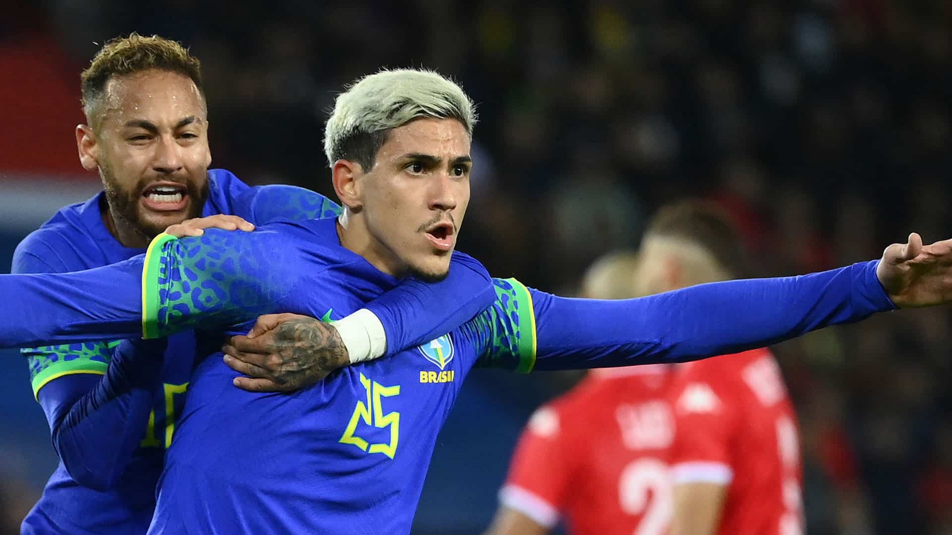 Pedro sbaglia un gol, il telecronista: "Qui più quello della Fiorentina che quello del Flamengo"
