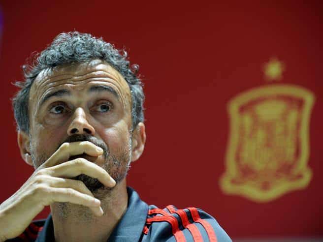 Anche Luis Enrique si inchina ad Amrabat dopo la partita: "Giocatore eccezionale come Ziyech"