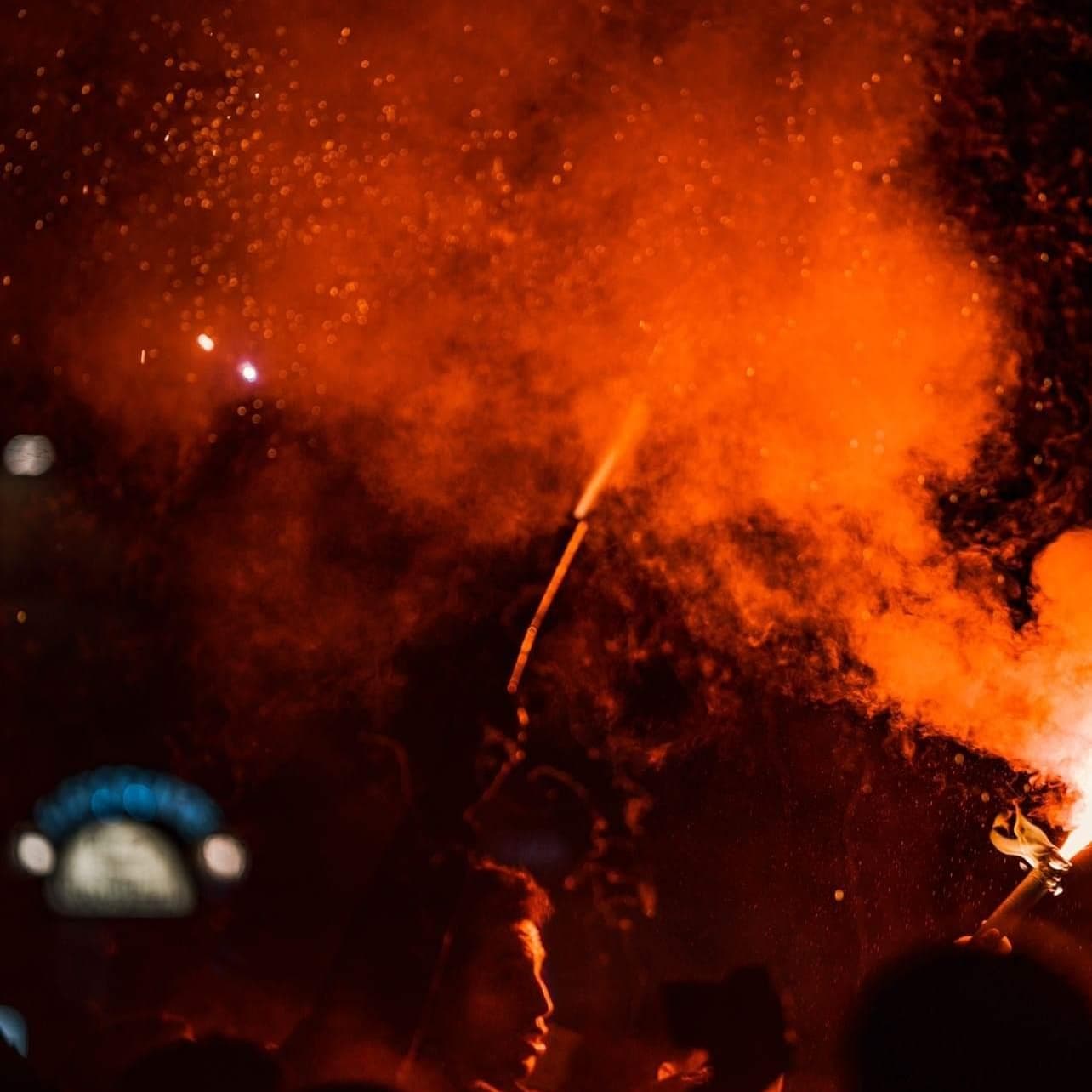 Le immagini più belle della grande festa gioiosa dei marocchini in Piazza del Duomo a Firenze