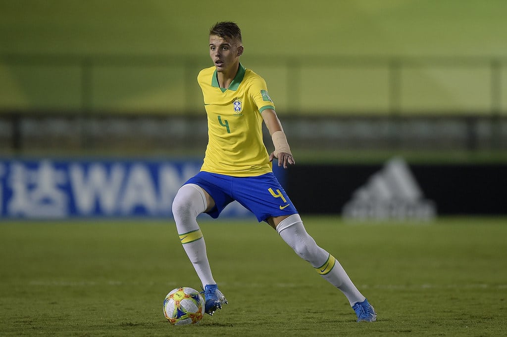 Dal Brasile scrivono: "La Fiorentina sta seguendo Luan Patrick, difensore centrale classe 2002"