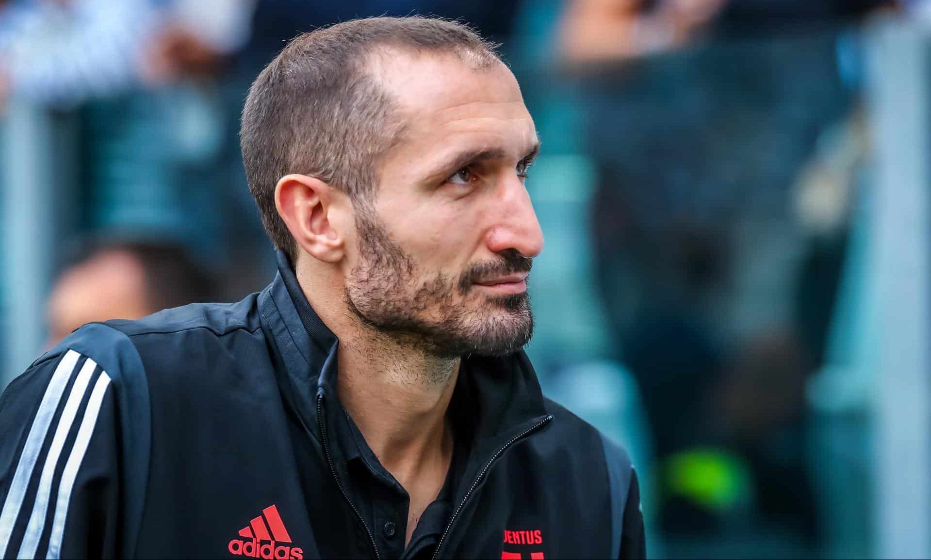 Whatsapp di Chiellini alla squadra: "La Juventus ci paga diversamente, non ditelo a nessuno"