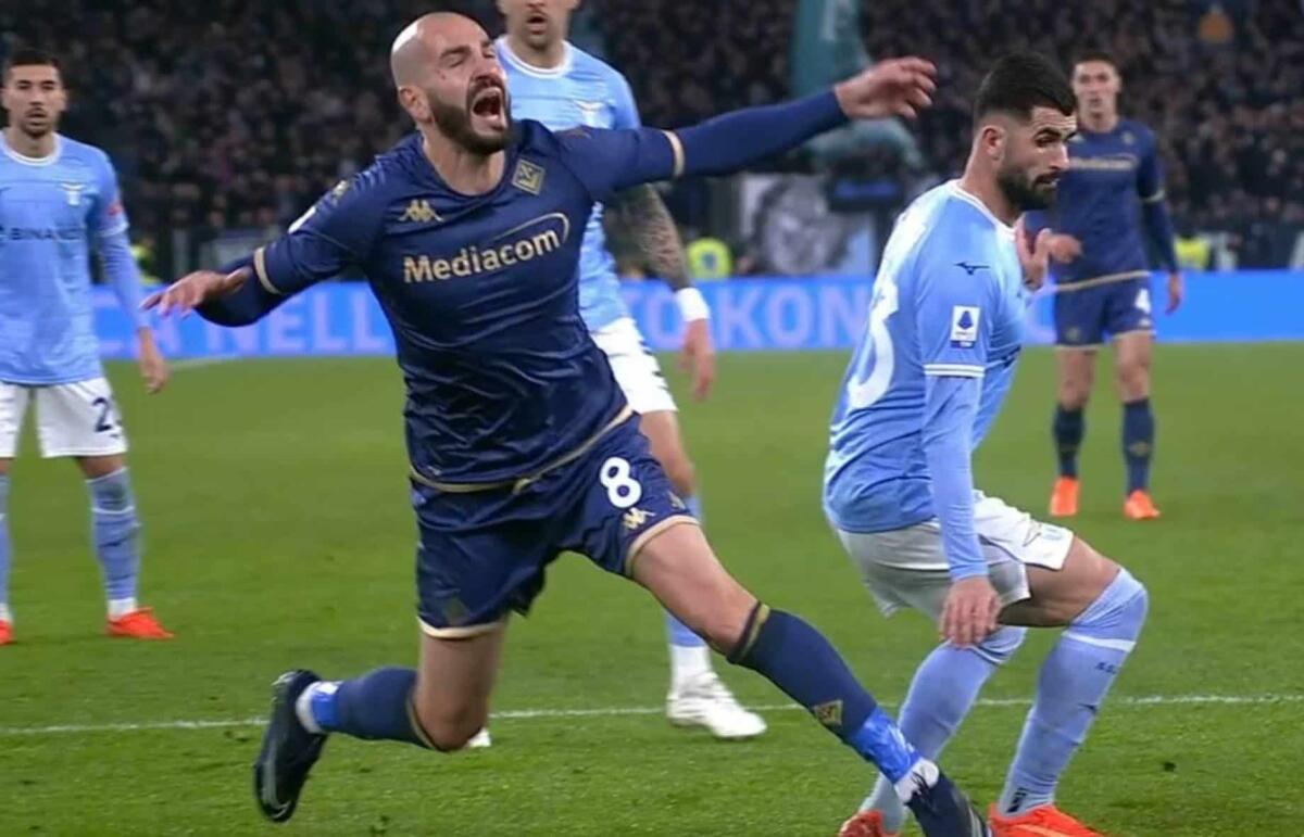  Moviola Gazzetta: “Regolare il gol dell’1-0 della Lazio. No rigore su Saponara, è simulazione accentua la caduta” - 