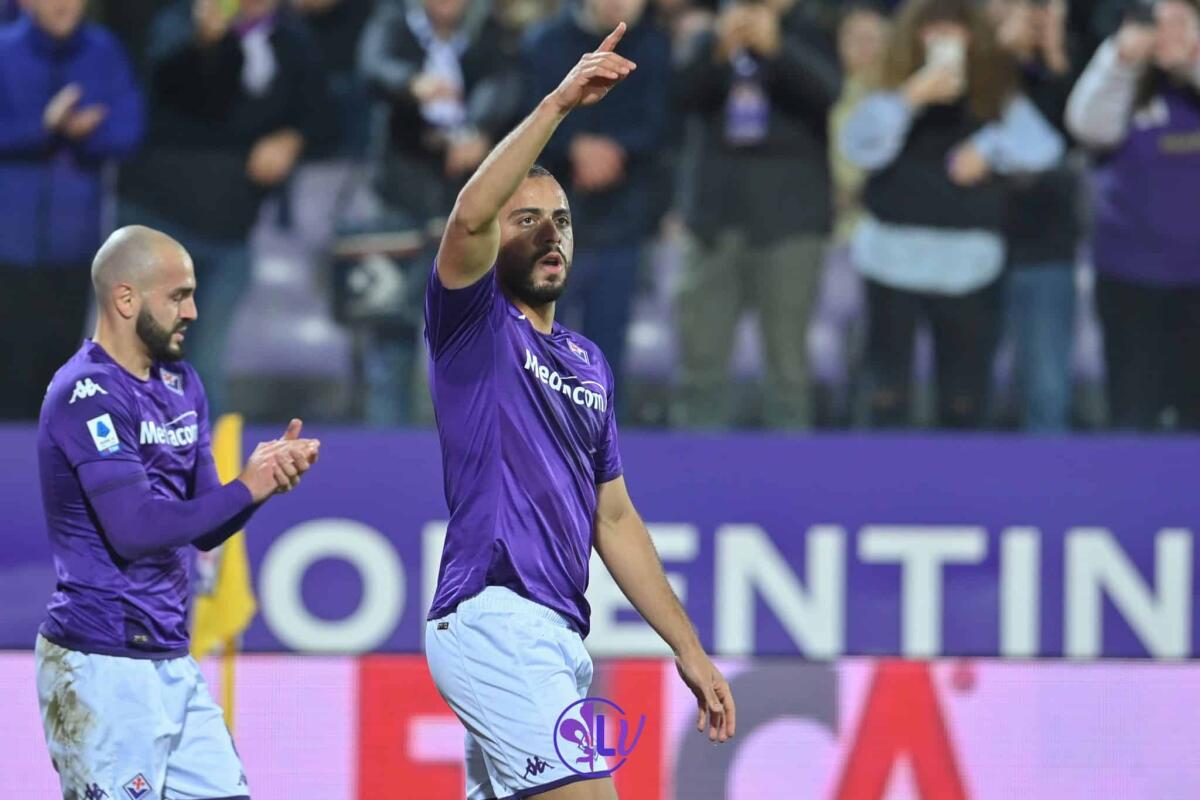 PAGELLE VIOLA: CABRAL SEGNA ALLA BATISTUTA. QUARTA E BIRAGHI, UN BUCO CHE PESA. BENE BIANCO - Esultanza Arthur Cabral (ACF Fiorentina)