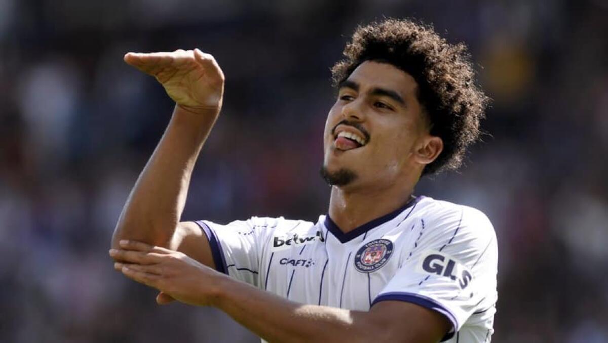 La Fiorentina ha messo gli occhi su Zakaria Aboukhlal, rivelazione in Francia con il Tolosa - DDM XAVIER DE FENOYL /  FOOTBALL LIGUE 1 SAISON 2022 2023 / AU STADIUM MUNICIPAL DANS LE CADRE DE LA 9 EME JOURNEE DU CHAMPIONNAT  
 L EQUIPE DU TOULOUSE FOOTBALL CLUB TFC ( MAILLOT VIOLET ) RECOIT CELLE DE MONTPELLIER   HSC  
TOULOUSE  S IMPOSE  ( 4