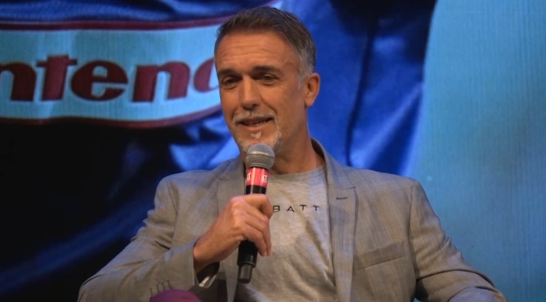 Batistuta stuzzica Ferrara: "Per tutte le botte che mi davi oggi non giocheresti tante partite"