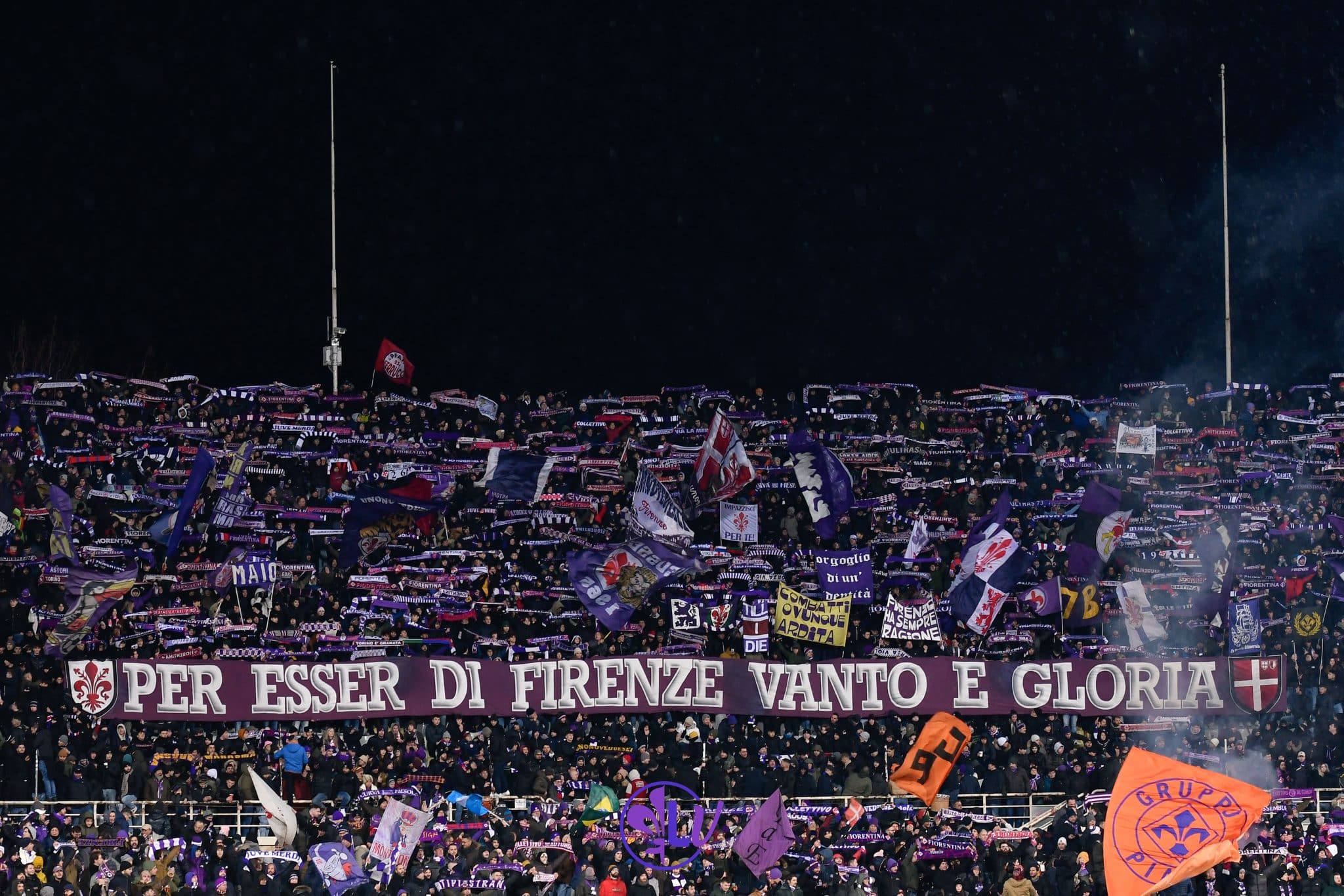 Striscione Curva Fiesole, foto Lisa Gugliemi, Fiorentina-Torino, 21 gennaio 2023, Labaro Viola