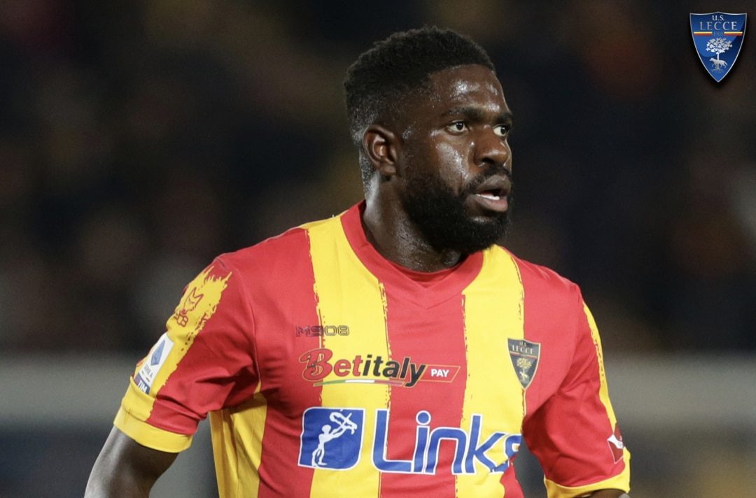 I tifosi della Lazio fanno piangere Umtiti, scoppiato in lacrime dopo gli ululati razzisti durante la partita