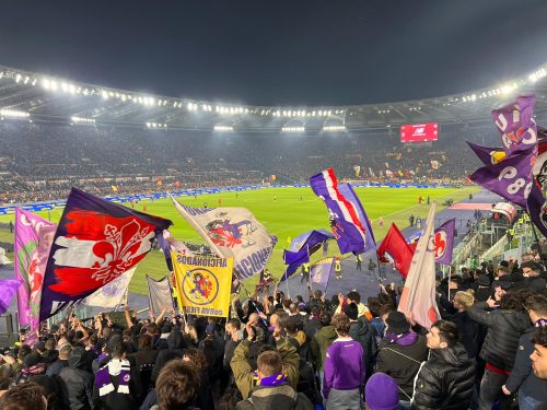 In nove contro undici è difficile. Dodò follia, Jovic gioca da fermo. È sempre più buia