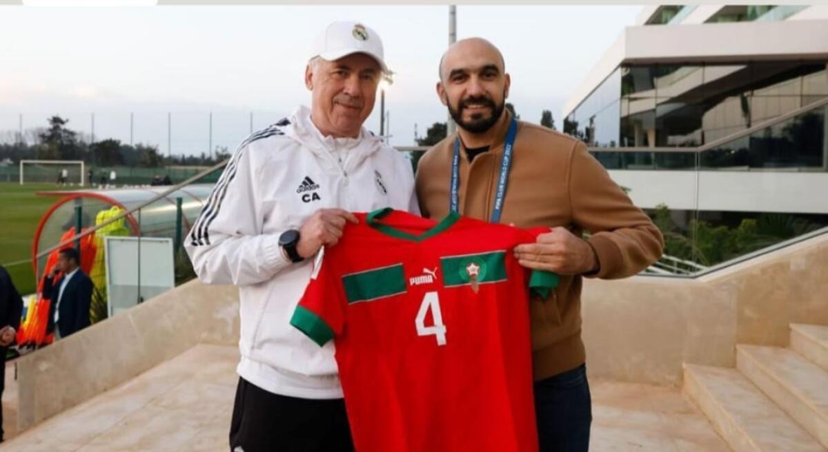 Il Ct del Marocco ha regalato una maglia di Amrabat ad Ancelotti, è stato ospite del Real Madrid - 