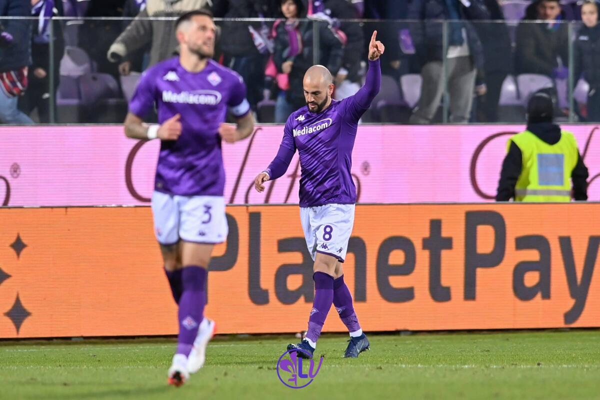Domenica prossima scontro diretto con la Juve a Torino poi l'andata del playoff di Conference - Esultanza Riccardo Saponara (ACF Fiorentina)