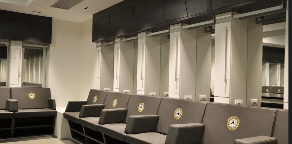 Furto nella notte nello spogliatoio dell'Udinese: spariscono indumenti e 1.000 euro - 