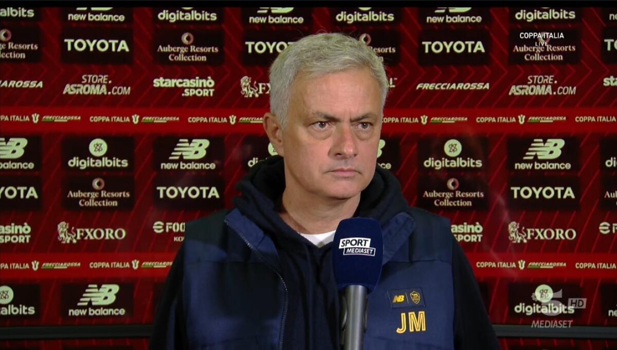 Mourinho se la prende con la squadra: "Non abbiamo una rosa all'altezza per giocare la Coppa Italia" - 