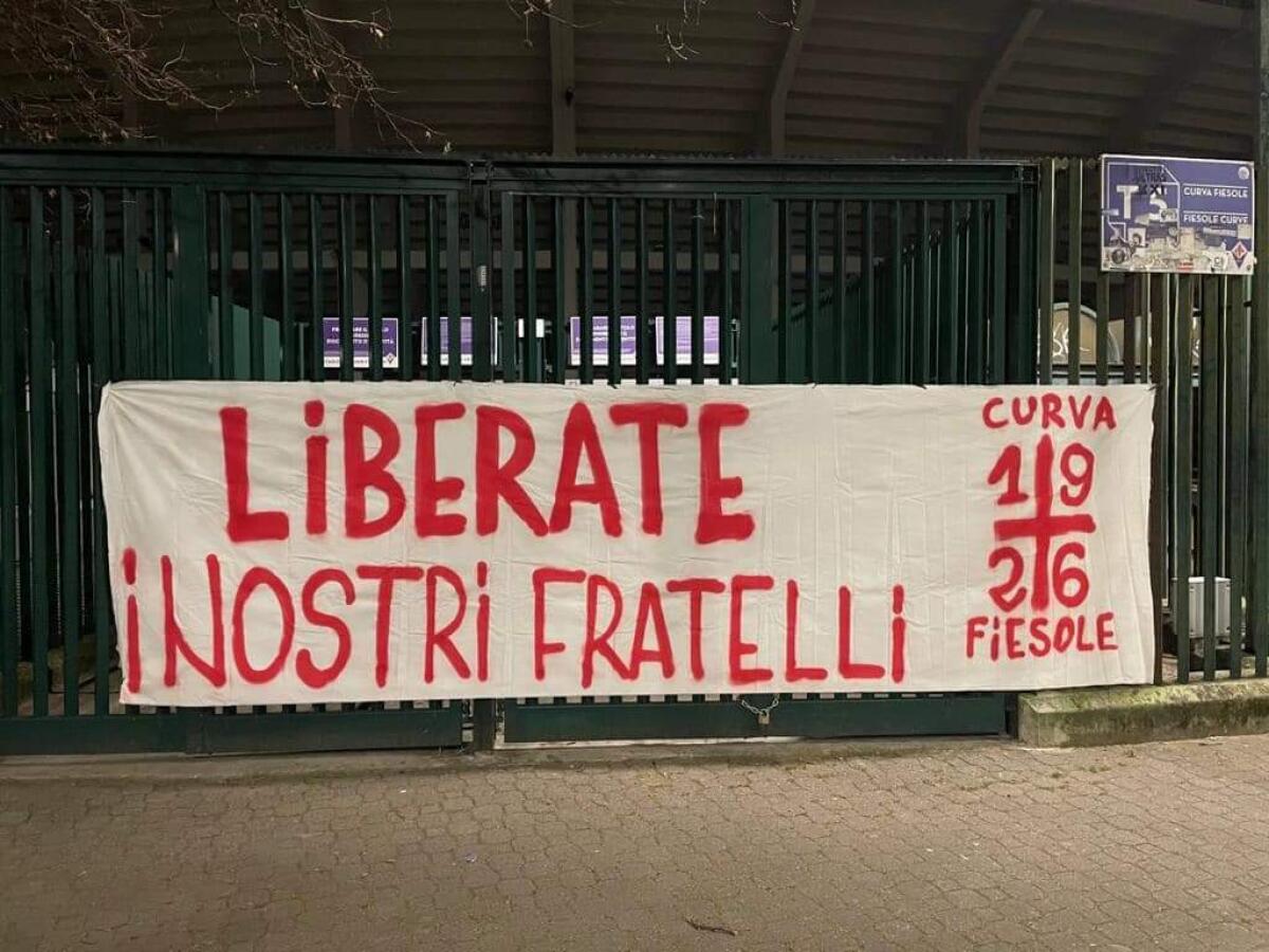 8 tifosi della Fiorentina arrestati dalla polizia a Braga, la Curva Fiesole: "Liberate i nostri fratelli" - 