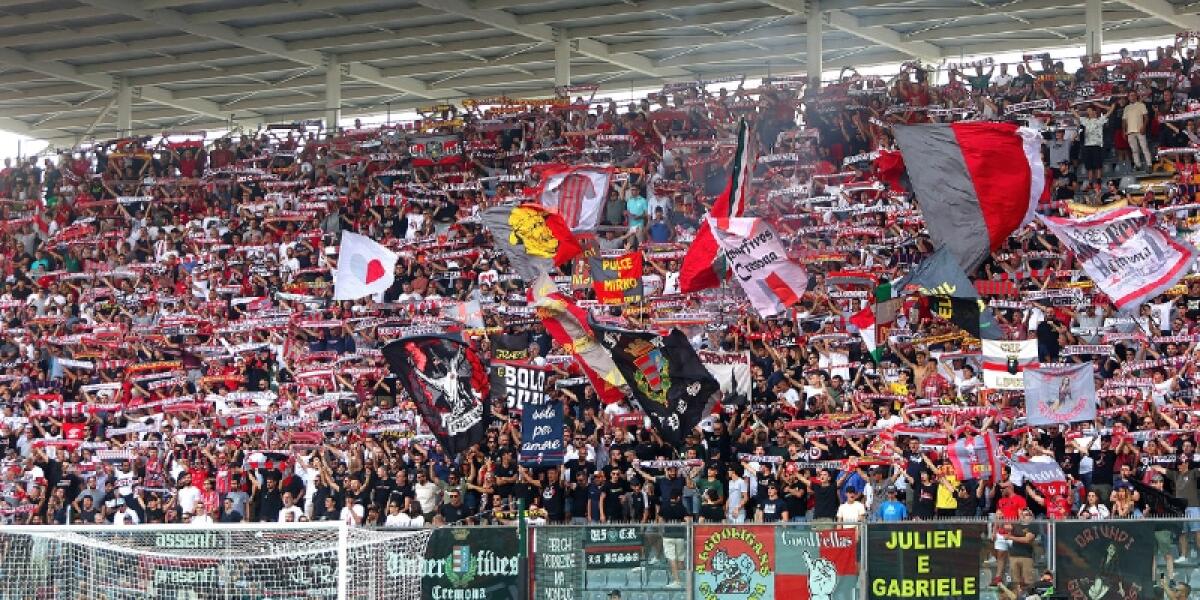 Clima teso in casa Cremonese, perde in casa con il Lecce ed i tifosi contestano il direttore sportivo - 