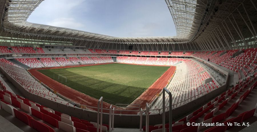 Lo stadio del Sivasspor è un vero gioiello. Costruito nel 2016, ha una capienza di 28 mila posti