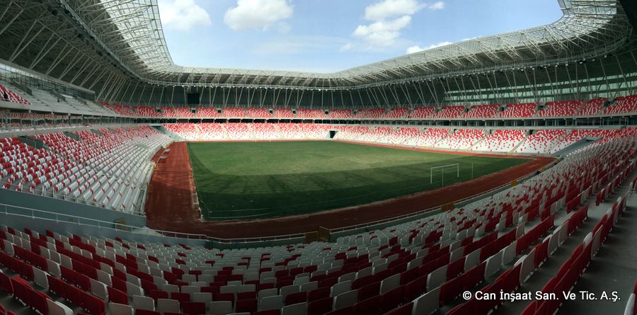 Lo stadio del Sivasspor è un vero gioiello. Costruito nel 2016, ha una capienza di 28 mila posti