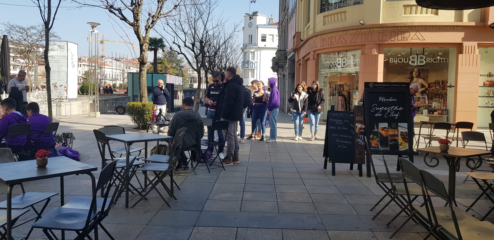 Braga è Viola, nel pieno centro della città portoghese ci sono solo tifosi della Fiorentina