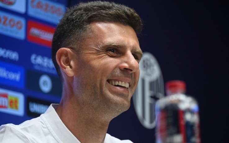 Qui Bologna, Contro la Fiorentina c'è Cambiaso in difesa, Moro più di Dominguez, Zirkzee davanti