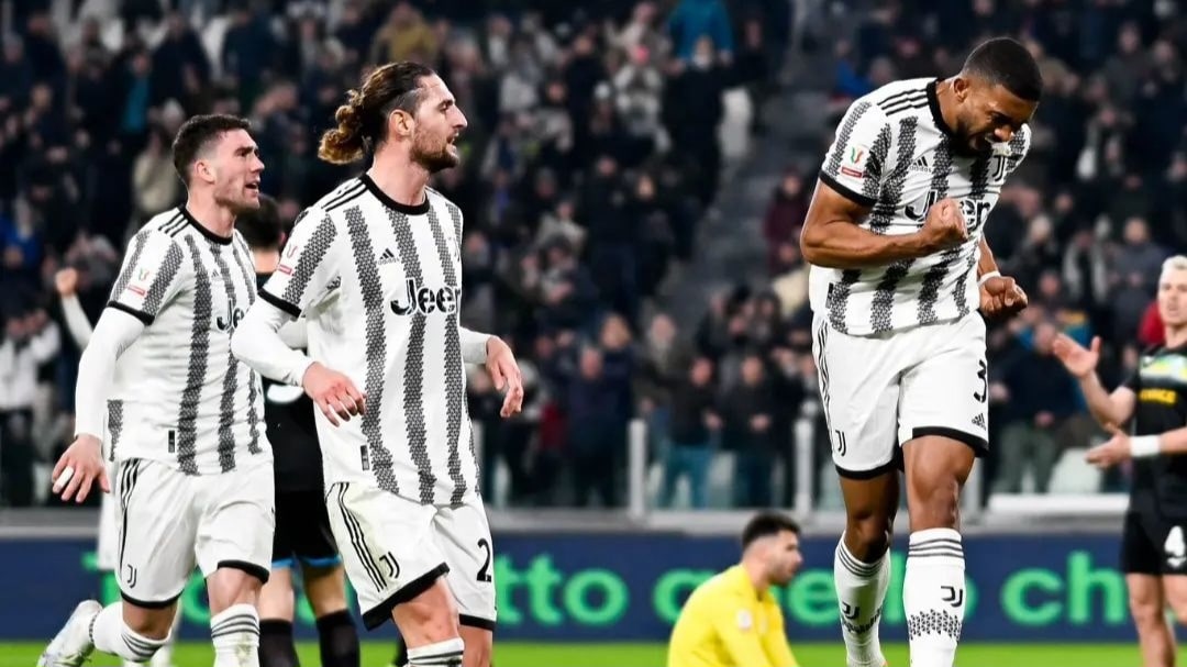 La Juventus vince contro la Lazio nonostante Chiesa e Vlahovic non toccano palla. Possibile finalista