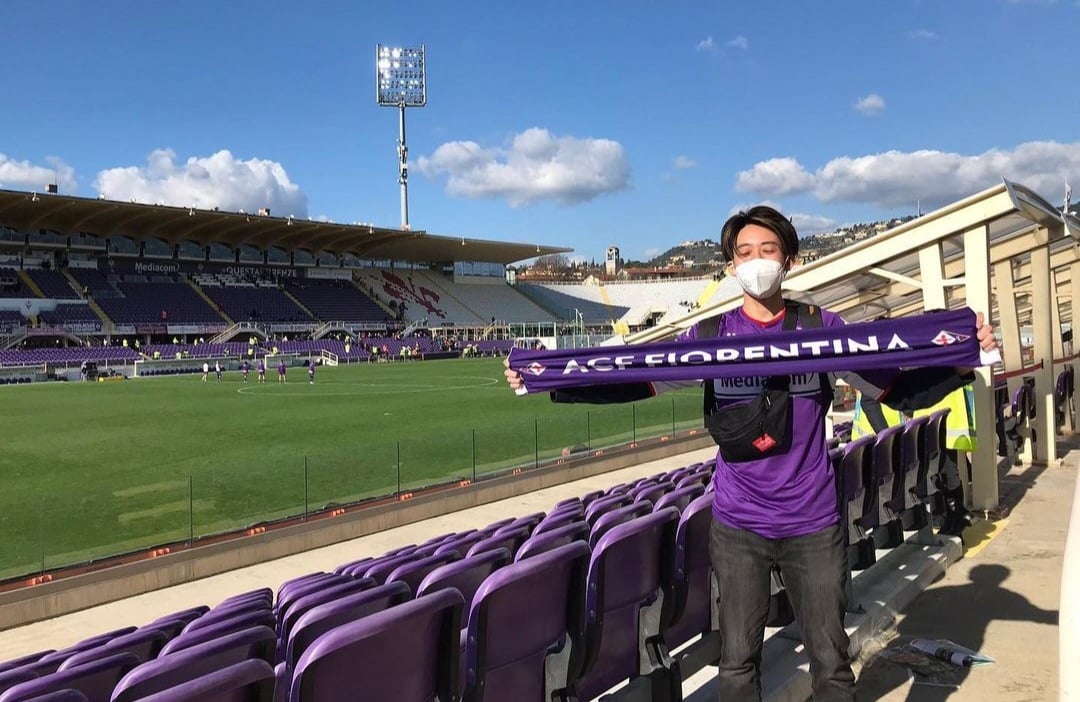 La storia di Takuro, ragazzo giapponese si innamora della Fiorentina: "Mi sono trasferito a Firenze"