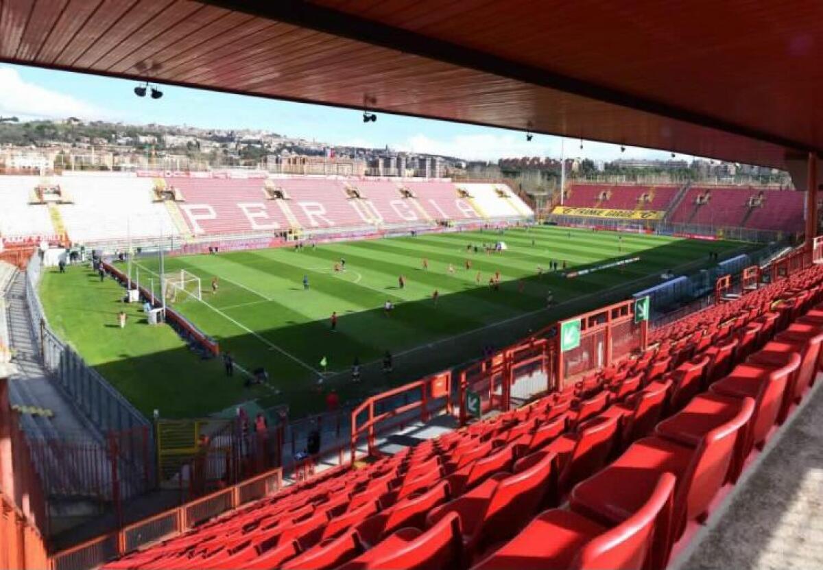 Fiorentina, tifosi in giro per l’Italia: troppa freddezza e antipatia. Ipotesi Cesena e Perugia a ribasso  - 